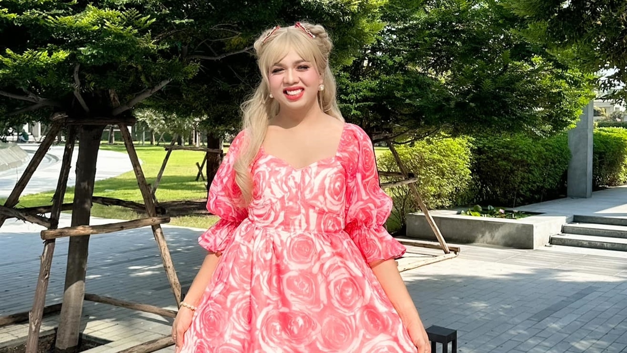 หวานรับวาเลนไทน์ แพรรี่ ไพรวัลย์ ส่งดอกไม้ขอหนุ่มหล่อเป็นแฟน รอลุ้นคำตอบ