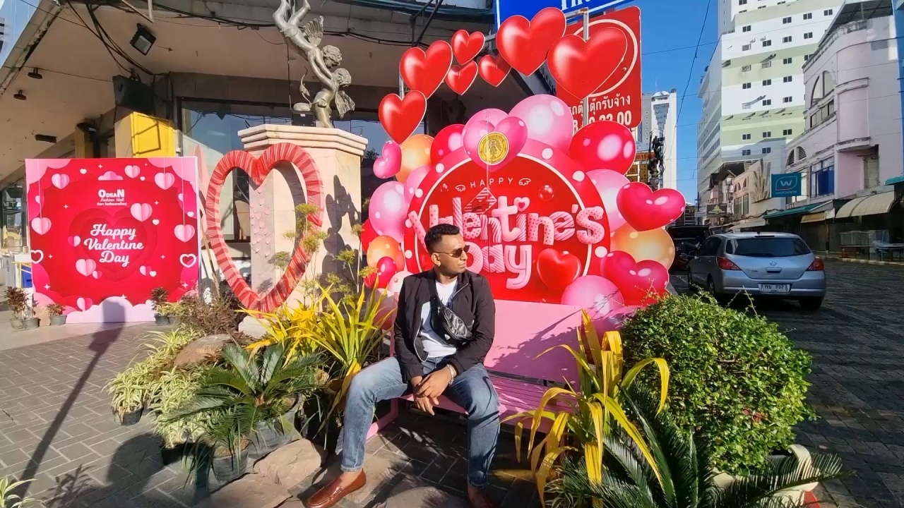 "หาดใหญ่" เนรมิตถนนเสน่หานุสรณ์ เป็นถนนแห่งความรัก รับวันวาเลนไทน์