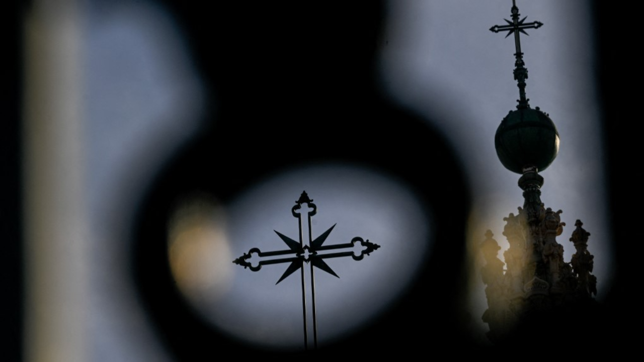 สุดช็อก เผยผลสอบสวนคดีบาทหลวงโปรตุเกสละเมิดทางเพศ คาดมีเหยื่อกว่า 4,800 ราย 