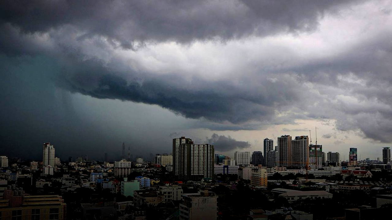 สภาพอากาศวันนี้ "กทม.-27 จว." ระวังฝนฟ้าคะนอง "เหนือ" เย็นลง 1-3 องศาฯ