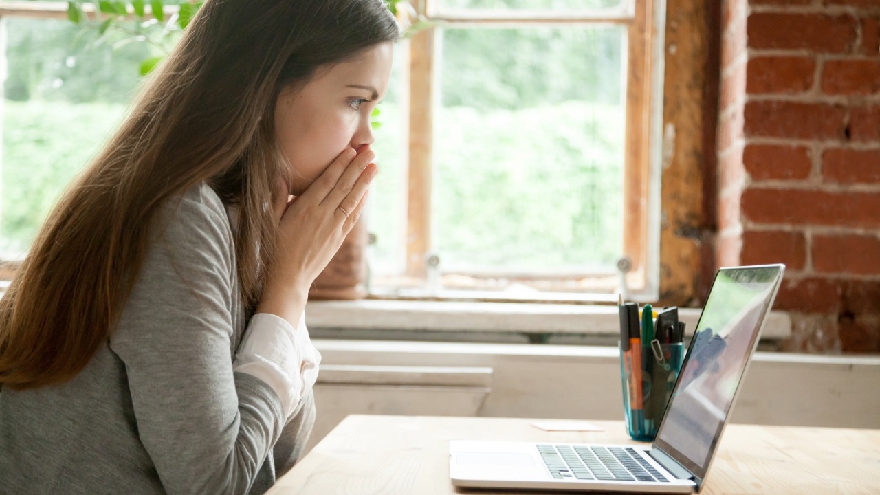 เกิดอะไรขึ้น สายส่องแตกตื่น เฟซบุ๊กแอดเพื่อนให้เอง แค่ส่องก็เพิ่มเพื่อนอัตโนมัติ