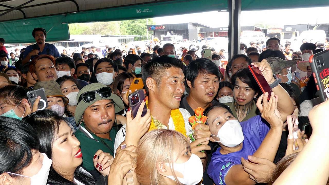 "ธนาธร" ลุยราชบุรีชวนกาก้าวไกล เพื่อทวงคืน ปชต. แก้ปัญหาปากท้องปชช.