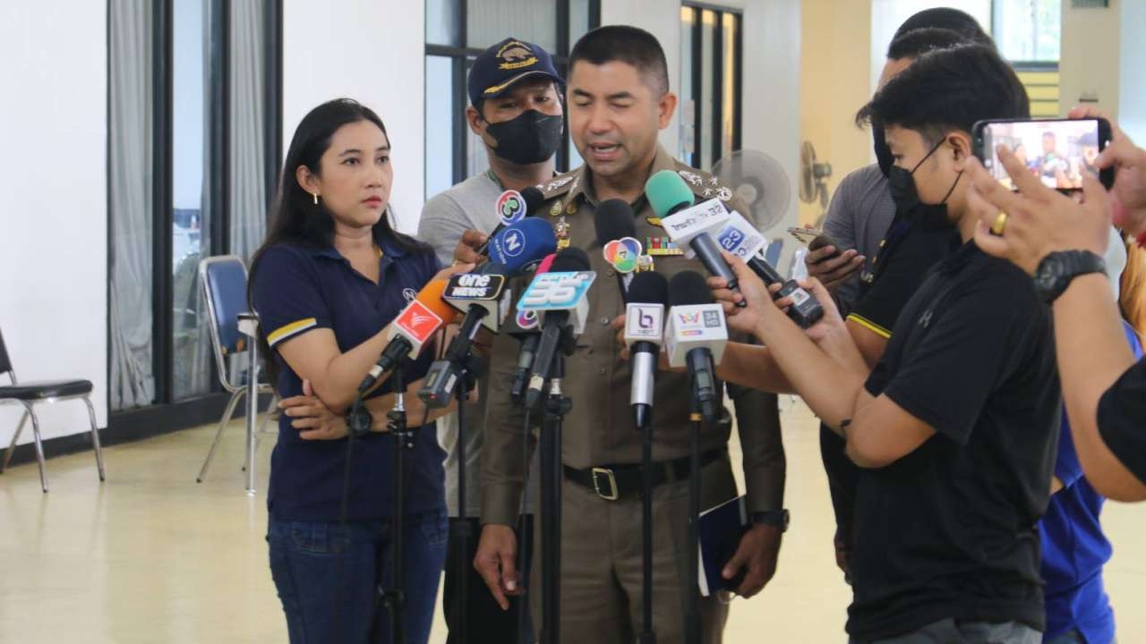 "โจ๊ก" สอบพยานใหม่คดี "แอม ไซยาไนด์" หลังพบกระเป๋า "ก้อย" ส่งไปที่บ้าน