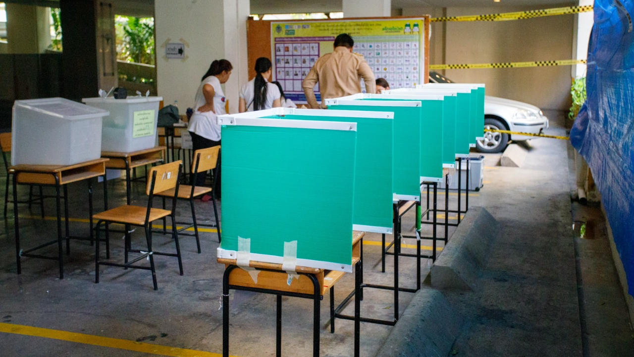 เลือกตั้ง 2566 : กกต. ชวนเลือกตั้งก่อนปิดหีบ 5 โมงเย็น พร้อมเตรียมนับคะแนน