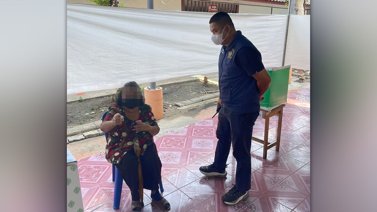 เลือกตั้ง 2566 : ชาวสมุทรปราการ แห่ใช้สิทธิ คึกคัก พบฉีกบัตรแล้ว 2 คน