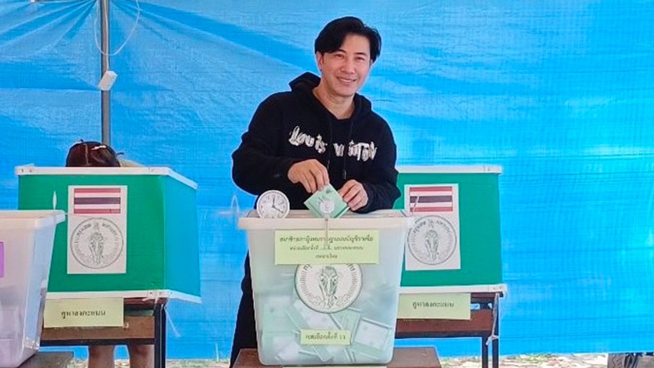 หนุ่ม กรรชัย เข้าคูหา ใช้หนึ่งเสียงของตัวเองเพื่อสิ่งดีๆ ให้ประเทศชาติ (คลิป)