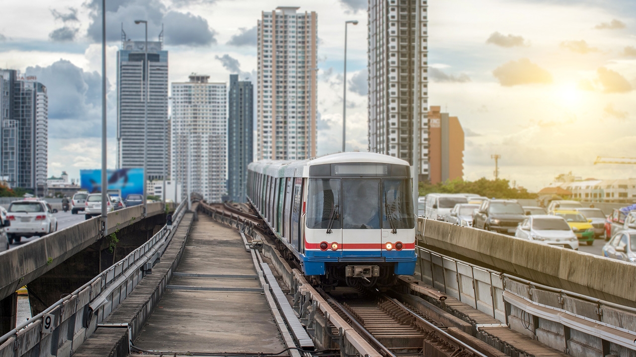 ทางด่วน,รถไฟฟ้าธุรกิจฟื้น รถไฟฟ้า 3.8 แสนเที่ยว/วัน, ทางด่วน 1.1 ล. คัน/วัน