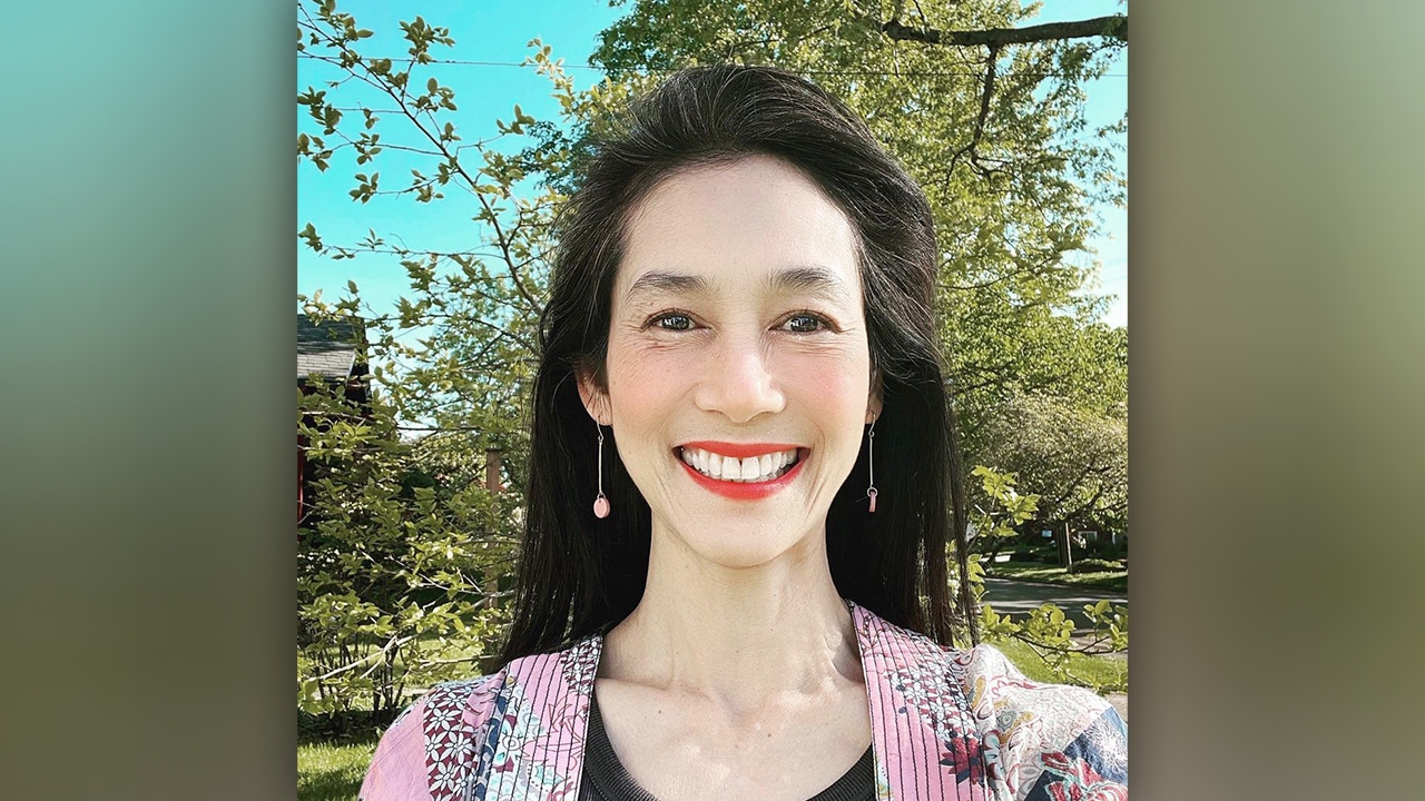 อุ้ม สิริยากร โพสต์มุมมองเห็นต่างการเมือง วางอคติ ไม่เอาเท้าชี้หน้าใคร