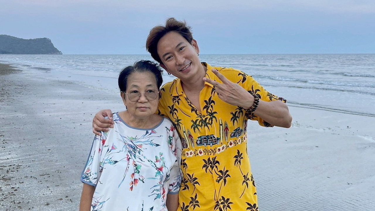 "แพท พาวเวอร์แพท" ย้อนเวลาวัยเด็ก! ยกครอบครัวเที่ยวทะเล