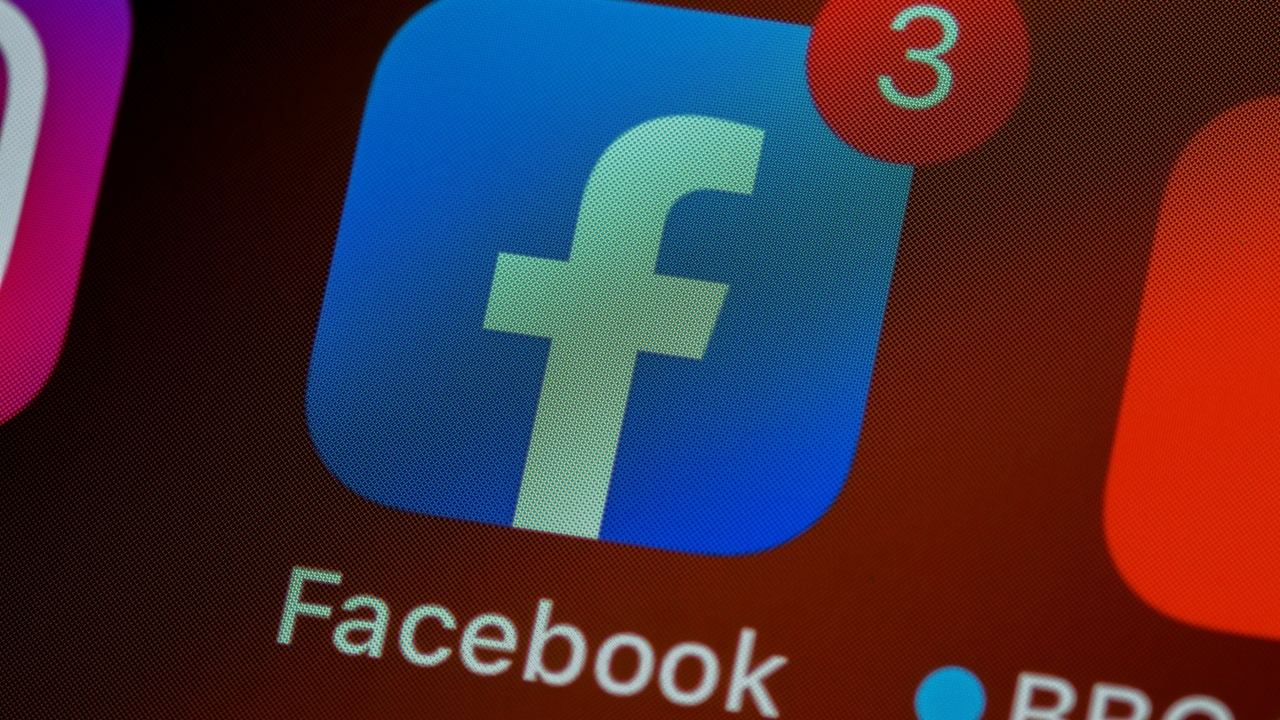 Facebook แก้ไขบั๊กขอเพิ่มเพื่อนอัตโนมัติแล้ว