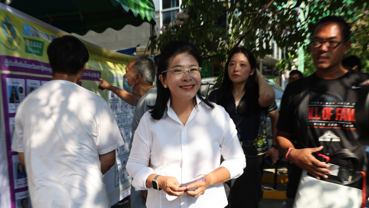 เลือกตั้ง 2566 : “หญิงหน่อย-ศิธา-ฐากร” ใช้สิทธิเลือกตั้งแล้ว เตรียมเข้าพรรคฟังผลเลือกตั้ง