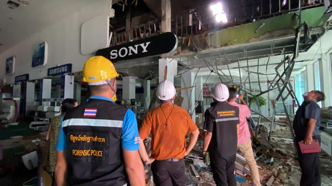 วิศวกรตรวจห้างใต้ฟ้าฯ โคราชวันนี้ สั่งระงับใช้อาคาร คาดเสียหายกว่า 60 ล้าน