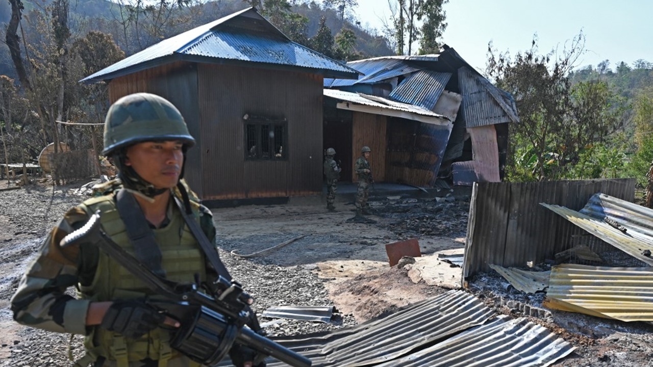 กลุ่มชาติพันธุ์อินเดียปะทะเดือดในรัฐมณีปุระ ดับ 55 ศพ เจ็บนับร้อย