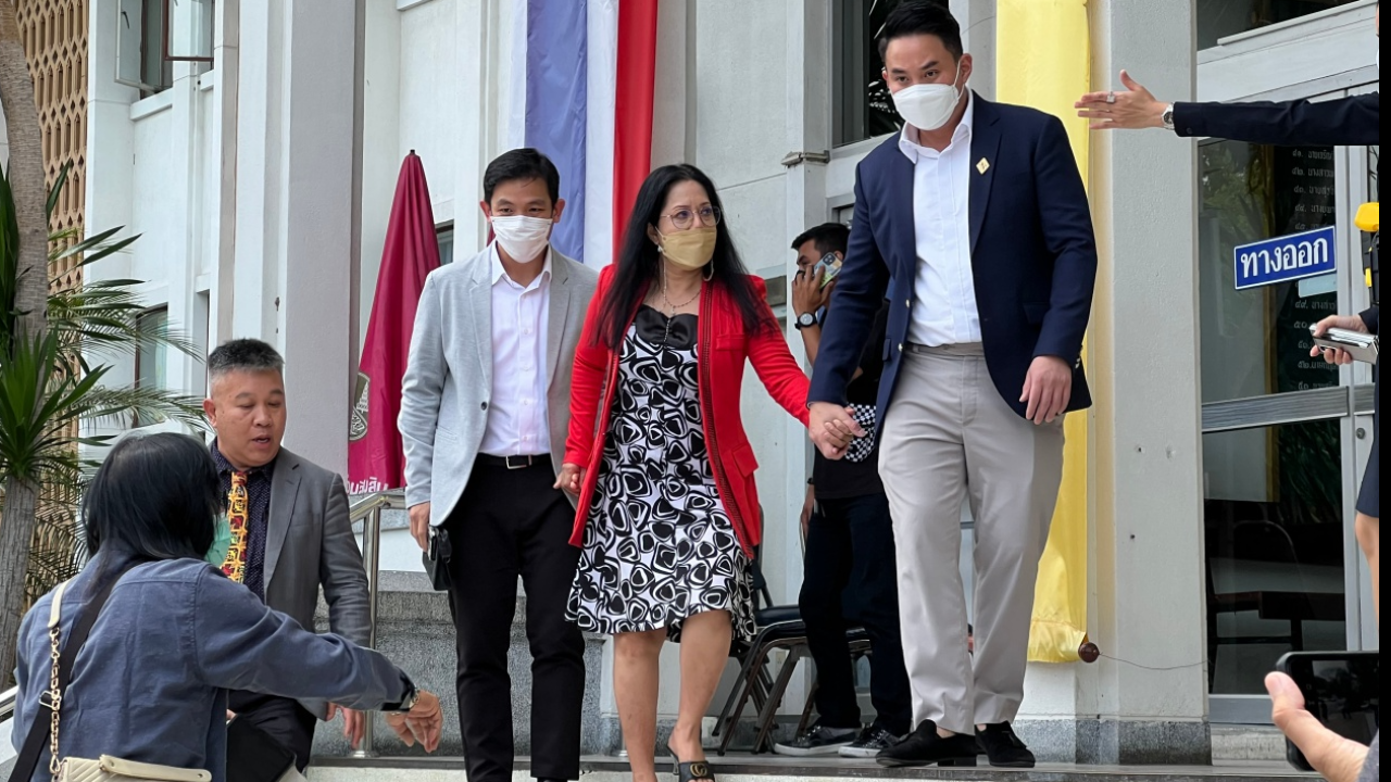 คุณแม่แตงโม เรียก "ปอ-โรเบิร์ต ลูกชาย" ดีใจศาลปรานี ยืนยันไม่ใช่คนหน้าเงิน