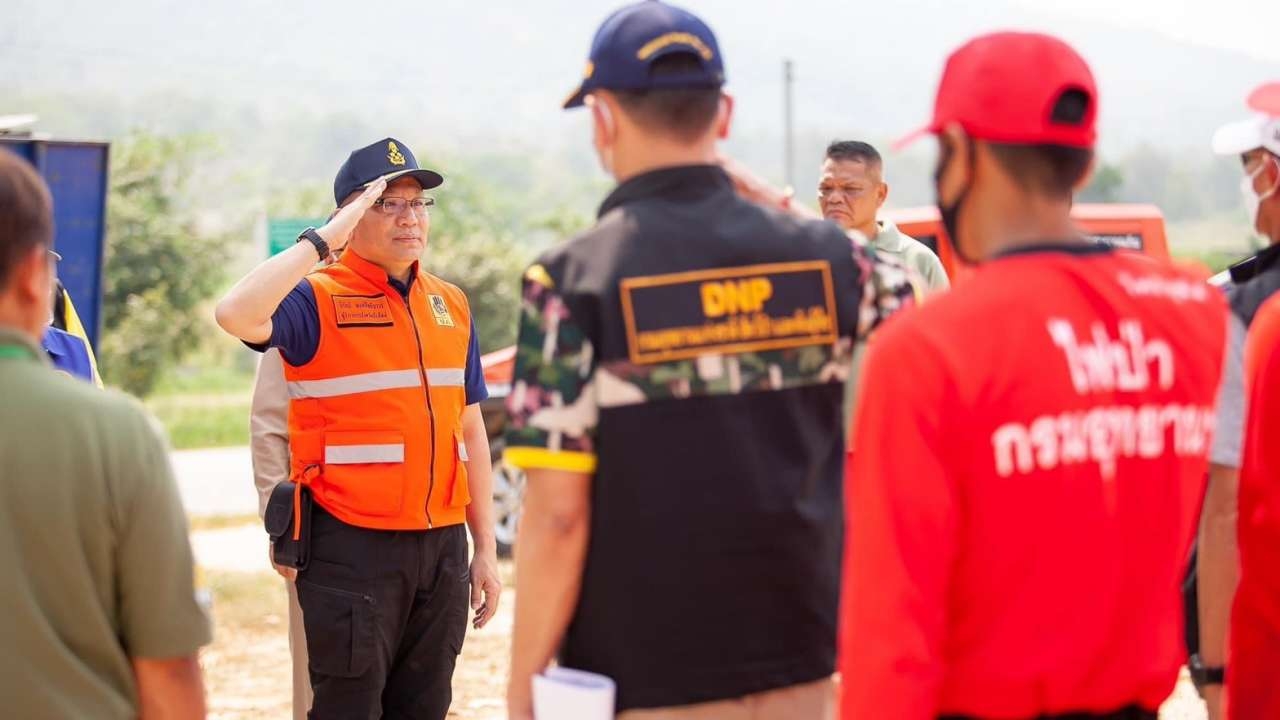 ผวจ.เชียงใหม่ ขอบคุณ จนท.ดับควันไฟป่า ลุยมา 4 เดือน นำหมอเข้าตรวจสุขภาพ