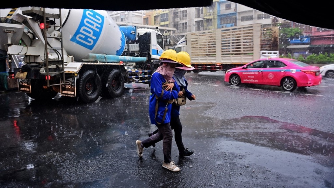 สภาพอากาศวันนี้ ไทยตอนบนมีพายุฤดูร้อน ฝนตกทุกภาค อาจมีฟ้าผ่า