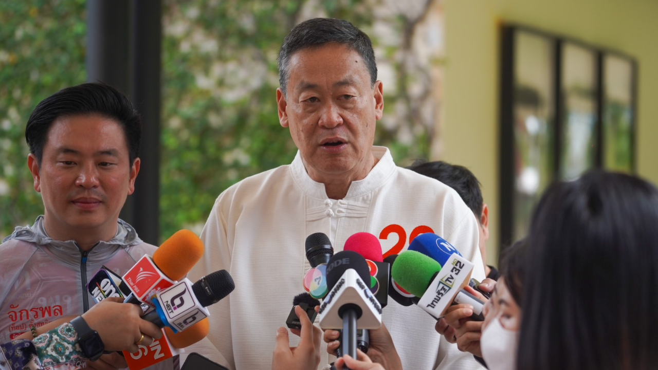 “เศรษฐา” ให้กำลังใจ ”พิธา” โดนฟ้องถือหุ้นสื่อ ไม่ตอบ แผนเตะตัดขา