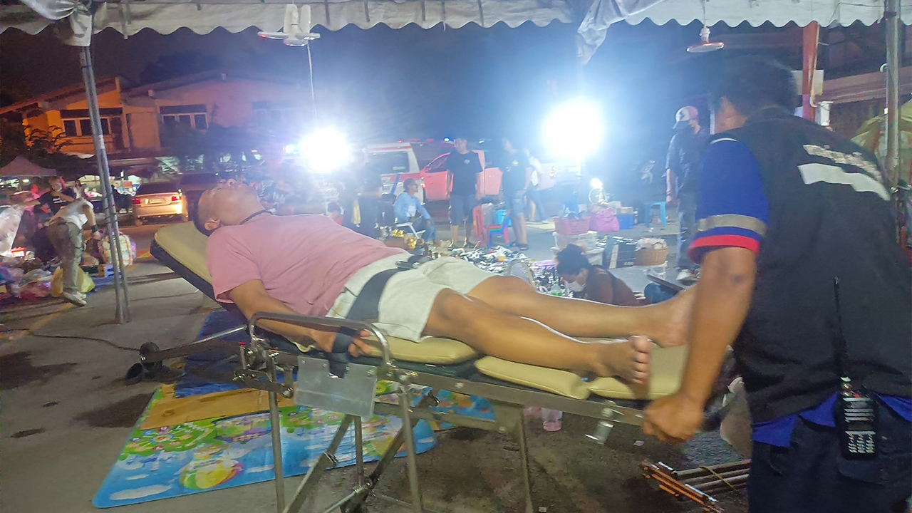 หาม อาทิตย์ ริว ส่งโรงพยาบาล หลังวูบหมดสติหลายชั่วโมงที่ท้ายตลาด 