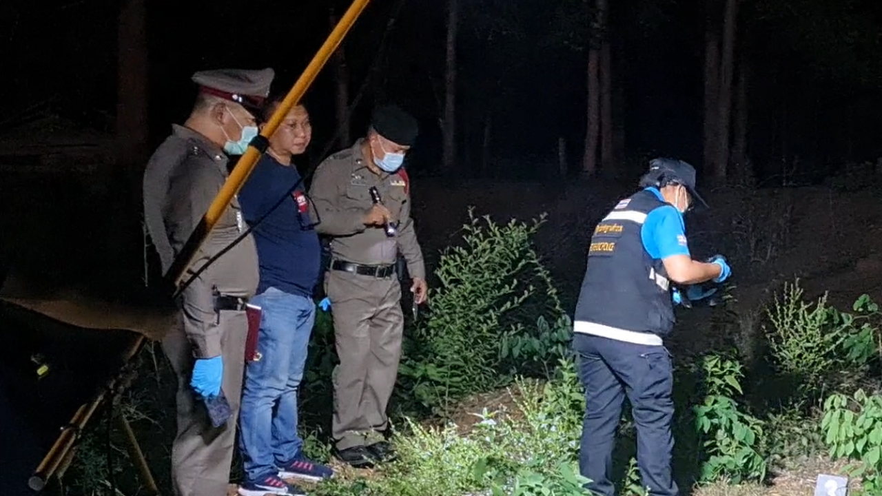 สลด ลุงป่วยจิตถูกยิงคารั้ว กระสุนเข้าขาตัดเส้นเลือดใหญ่ ตายจมกองเลือด