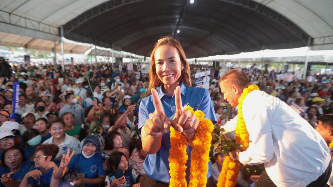 เลือกตั้ง 66 : “พิมพ์ภัทรา” เผย “ไตรรงค์” ซัดเดือด สีเทา-สีดำ ยึดพรรคเก่า(คลิป) 