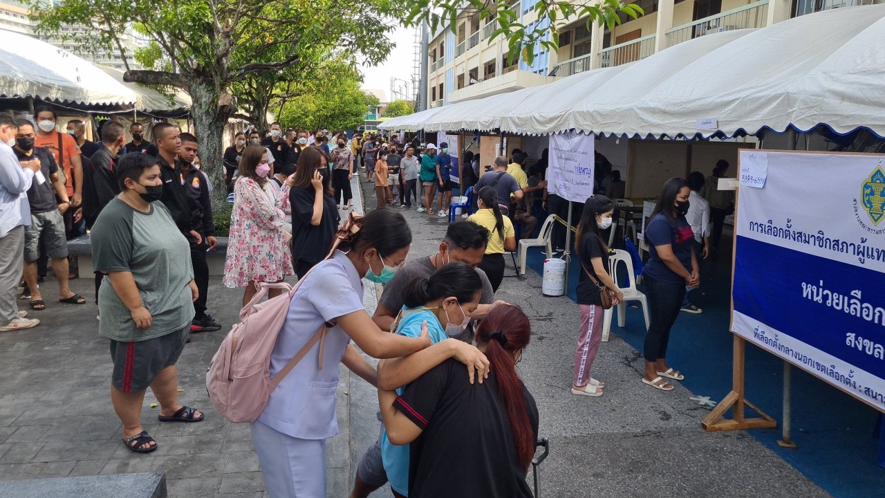 เลือกตั้ง 2566 : คนใต้ตื่นตัว หาดใหญ่ ภูเก็ต ใช้สิทธิเลือกตั้งล่วงหน้าคึกคัก