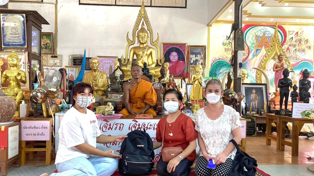 ชื่นชม "น้องมาย" นักเรียนหญิง ม.5 เก็บกระเป๋า-เงินสด ส่งคืนนักท่องเที่ยวชาวจีน