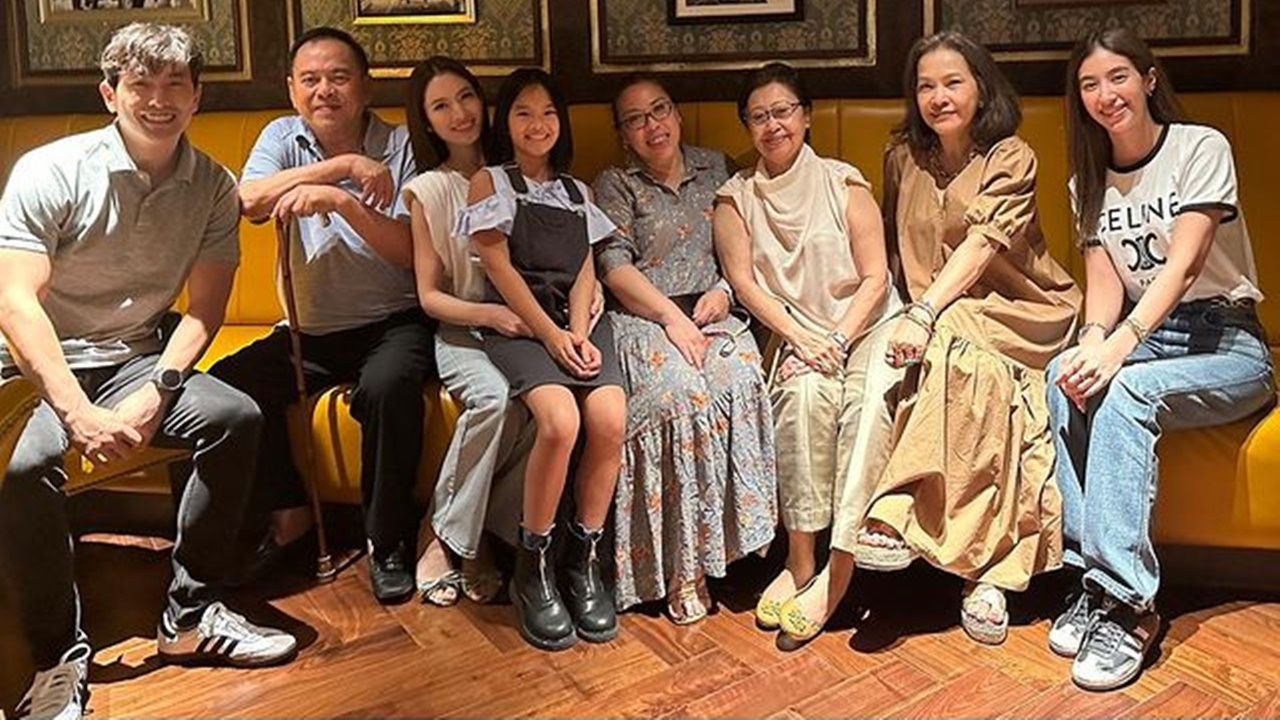 ปู่ไพวงษ์ เผยโมเมนต์ แอฟ-น้องปีใหม่ ทานข้าวพร้อมหน้าครอบครัวเตชะณรงค์