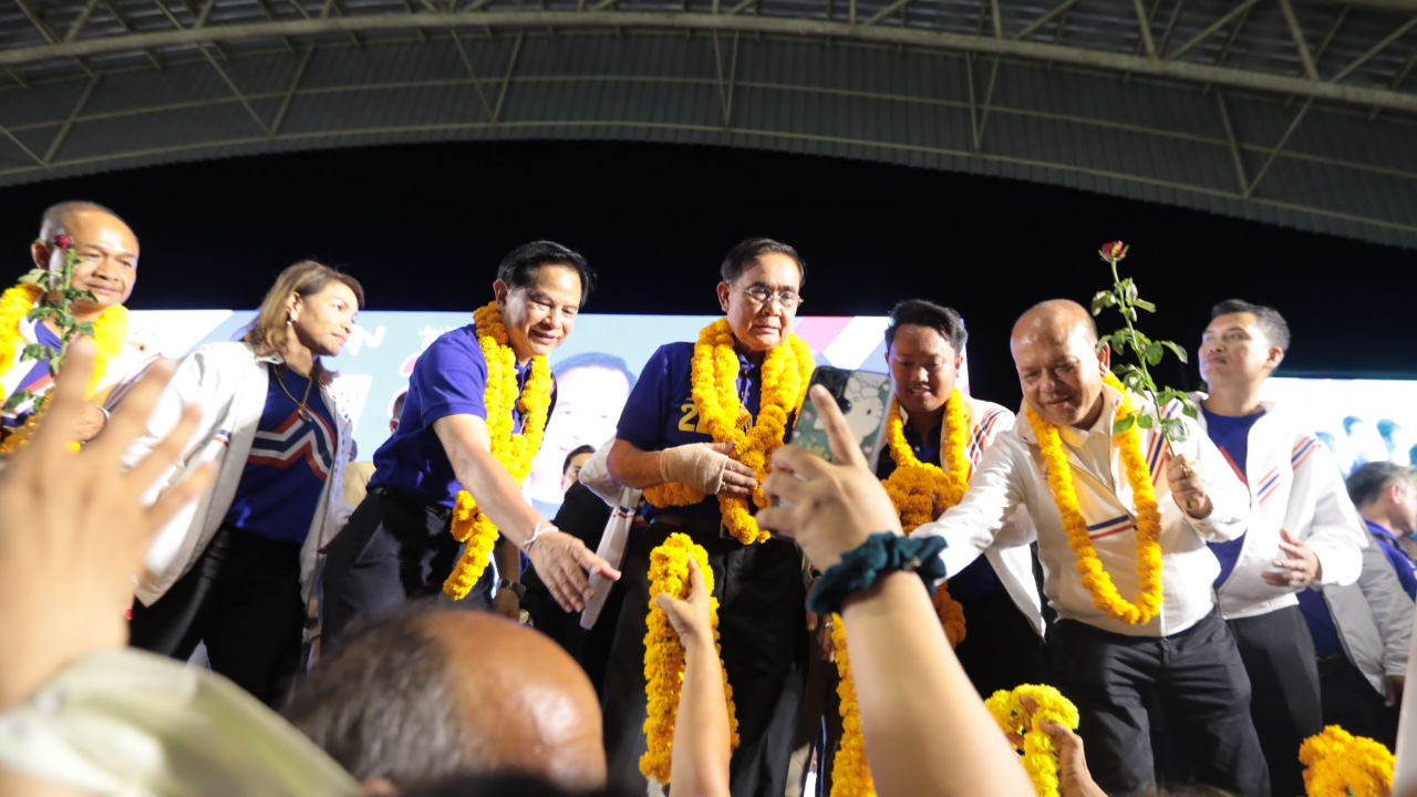 เลือกตั้ง 66 : “เพจลุงตู่ตูน” เก็บตกควันหลง “ประยุทธ์” หาเสียงใต้ บอกคนใต้โดนใจ “รถไฟทางคู่”