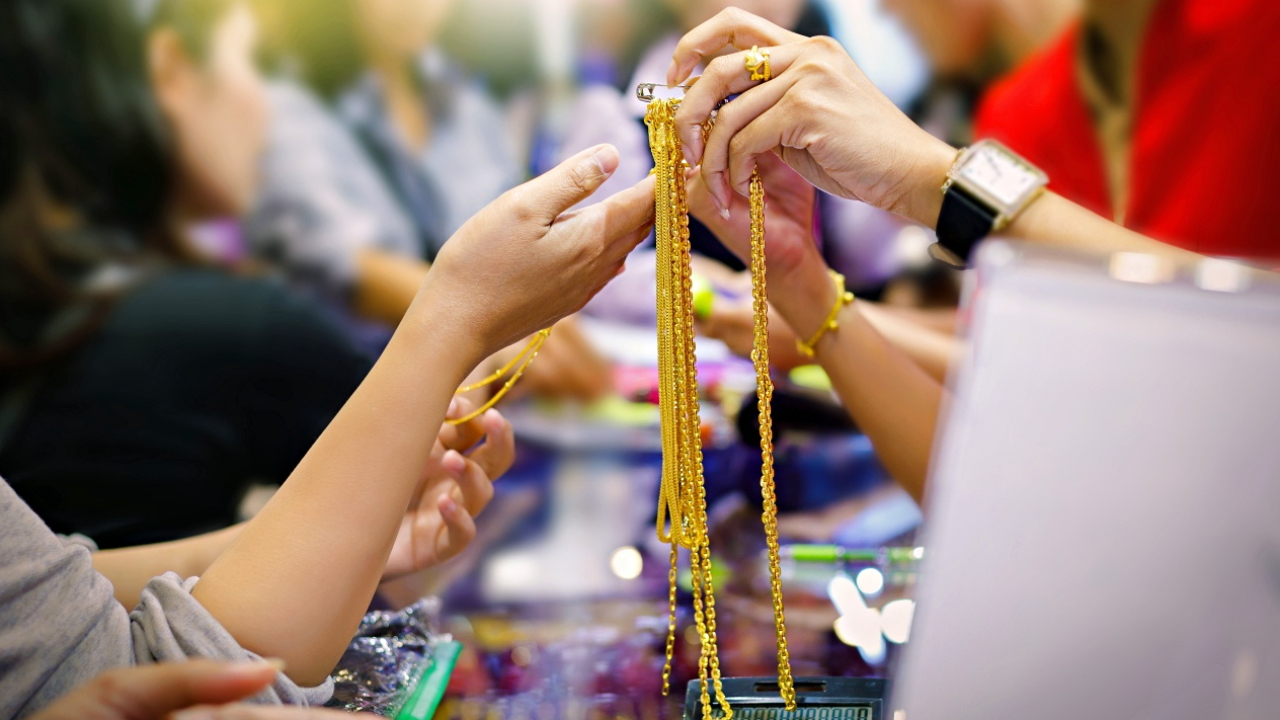 ราคาทอง ราคาทองวันนี้ 3 พ.ค. 2566 เปิดตลาดเช้า พุ่งขึ้น 300 บาท