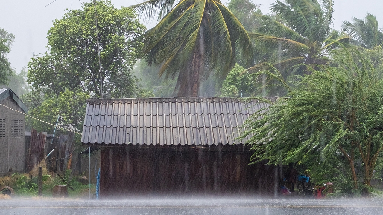 เตือนภัยรับมือพายุฤดูร้อน ฝนหนัก-คลื่น อ่วมทั่วประเทศ