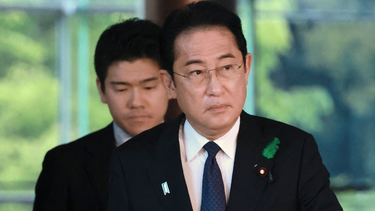 นายกฯ ญี่ปุ่น ปลดลูกชายจากตำแหน่งผู้ช่วย เหตุแสดงพฤติกรรมไม่เหมาะสม