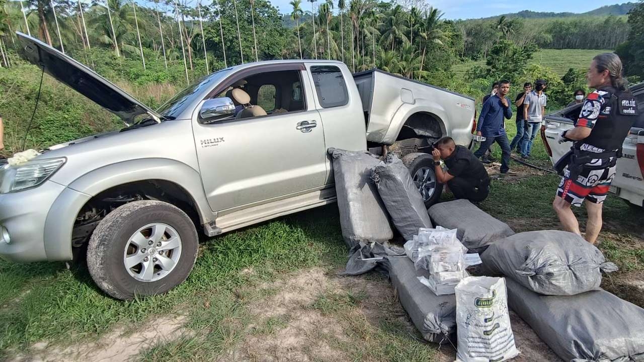 ป.ป.ส. ยึดไอซ์ 1,200 กก. ค่ากว่า 120 ล้าน ขณะซุกบ้าน รอส่งมาเลเซีย