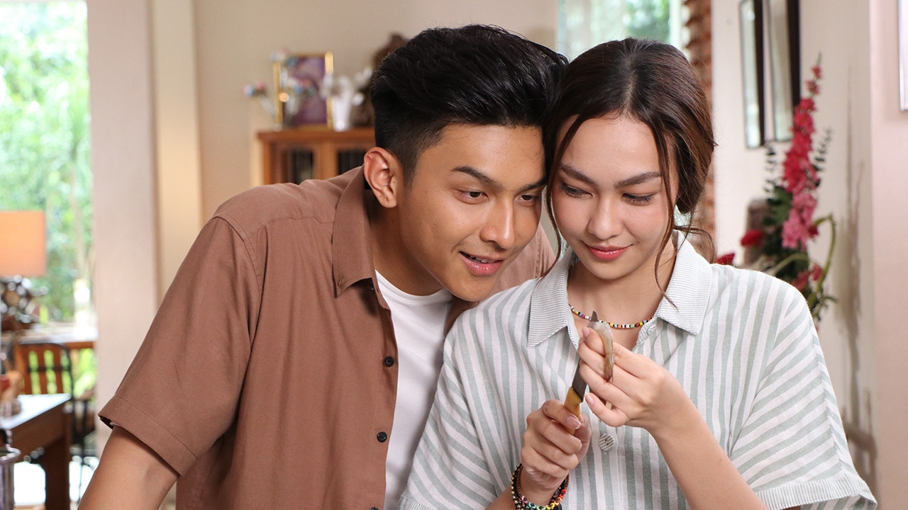 โหน-สไมล์ พักโหมดห้าว โชว์ทำข้าวต้มสื่อรัก ยิ่งใกล้ยิ่งหวั่นไหว ใน “แม่ปูเปรี้ยว”