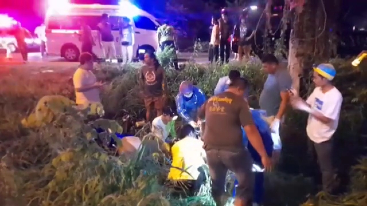 หนุ่ม ปวช. ขี่จยย.หลบสุนัขไม่พ้น ไปชนเสาไฟฟ้าเสียชีวิตคาที่