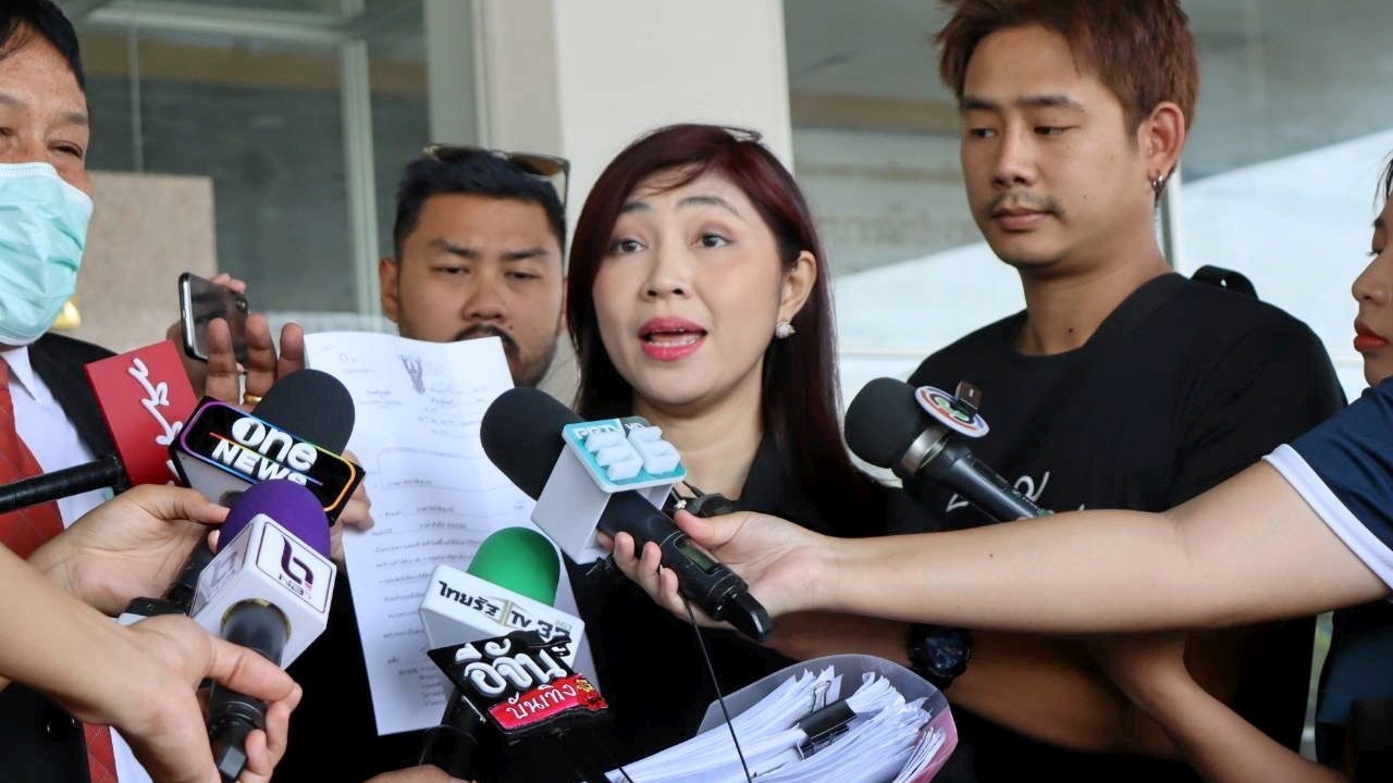 "ทนายพัช" ใช้ ม.157 ขู่สู้ ฟ้องดะตำรวจ เข้ารับข้อหา ในคดี "แอม ไซยาไนด์"