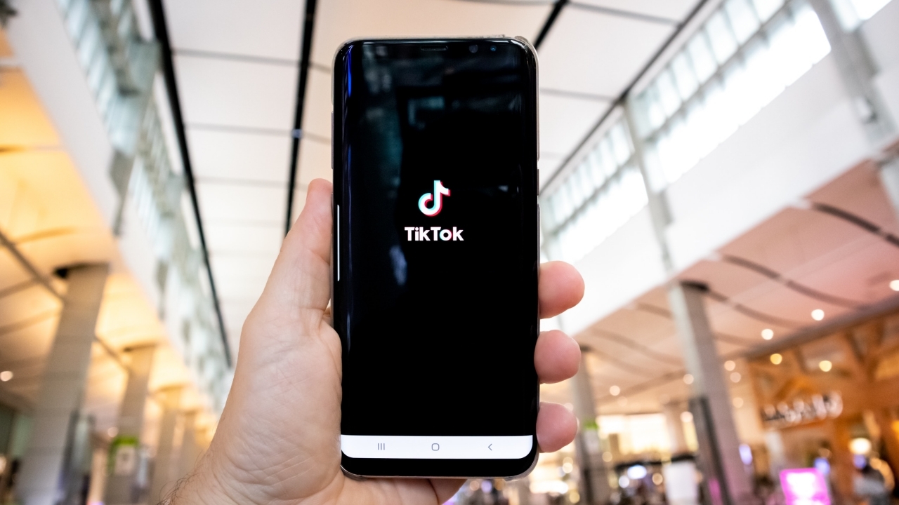 TikTok เริ่มต้นทดสอบแชตบอต AI ในชื่อ Tako