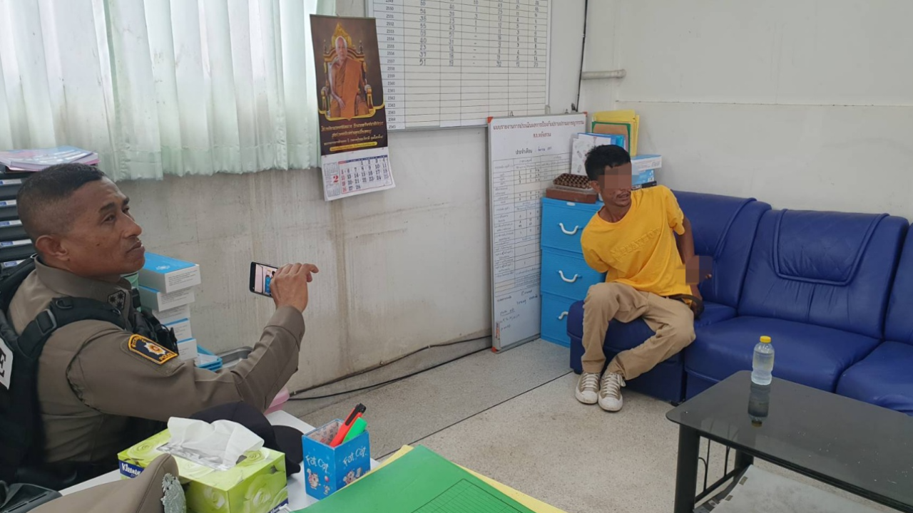 พ่อเมายาบ้าทำวุ่น หลอนว่าพม่าบุก ถือปืนยาวไปรับลูกที่โรงเรียน