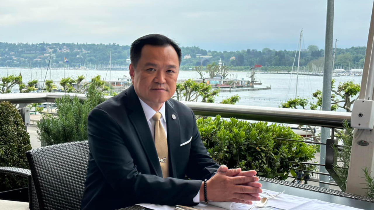 “อนุทิน” ขออย่าปั่นข่าวดีลลับ ยันเจอ “เศรษฐา” ที่อังกฤษ ทักทายตามมารยาท ไร้คุยการเมือง