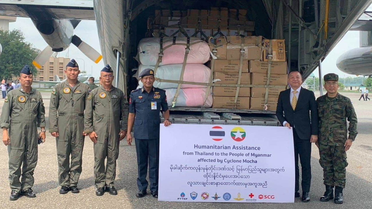สิ่งของพระราชทาน-สิ่งของร่วมบริจาคช่วยผู้ประสบภัยพายุไซโคลนโมคา ถึงเมียนมาแล้ว