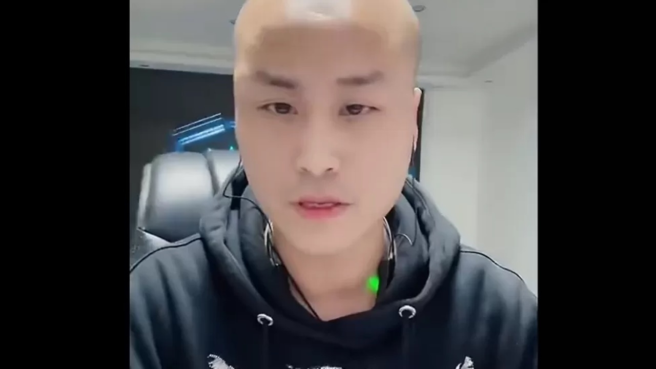 สตรีมเมอร์จีน กระดกเหล้า 7 ขวดตอนไลฟ์สด สุดท้ายตายปริศนาคาบ้าน