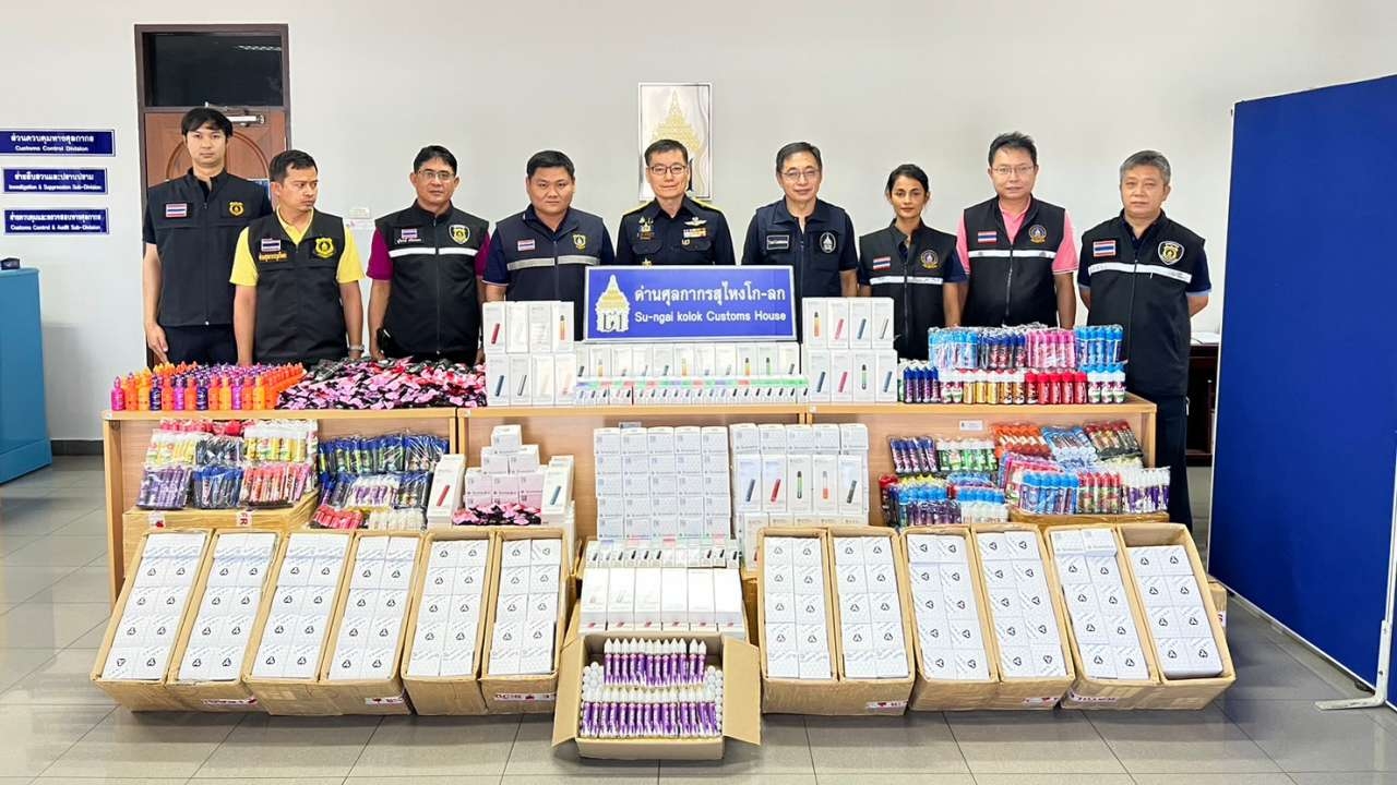 ด่านโก-ลก บุกทลายบริษัทขนส่ง ลอบขนบุหรี่ไฟฟ้า หนีภาษีกว่า 2 ล้านบาท