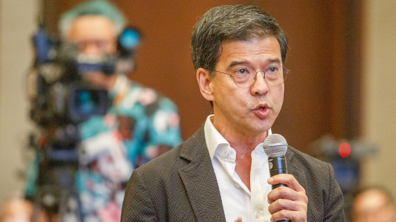 "ศิธา" โพสต์เฟซ "ขออภัย" หากคำถามผม ล้ำหน้ามากเกินไป เราเป็นแฟนกันแล้ว