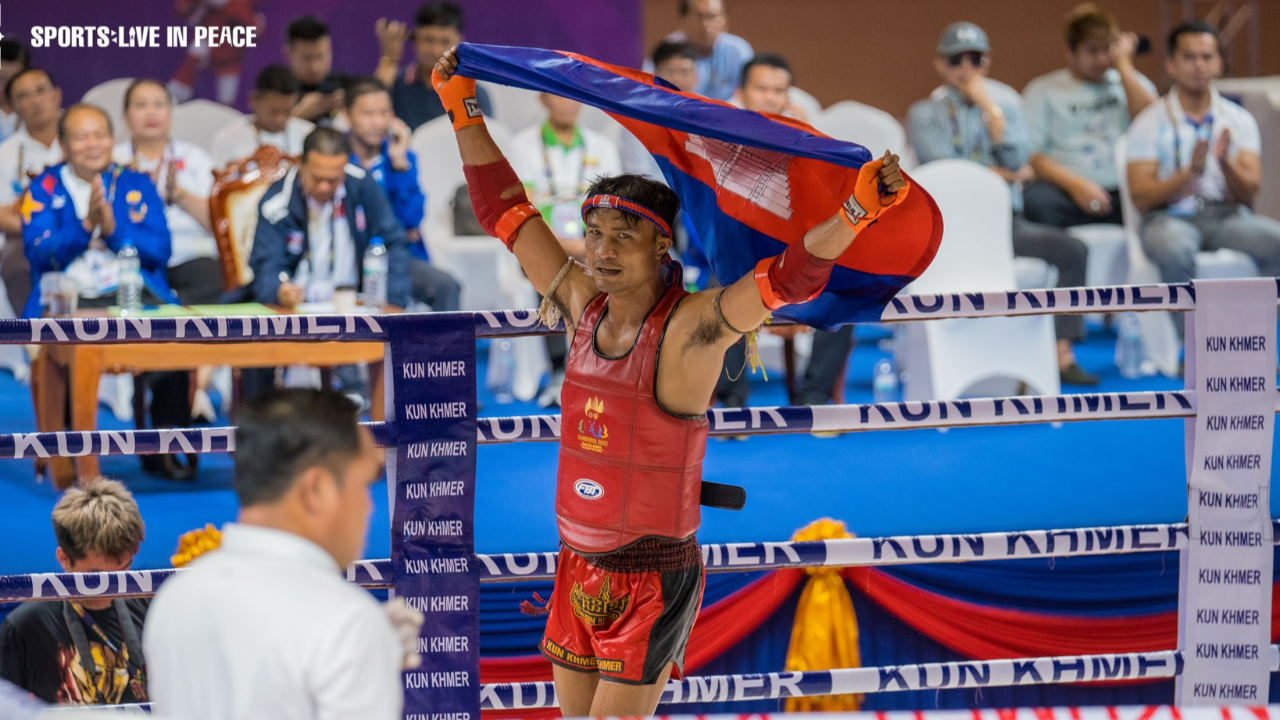 แฟน "เขมร" คอมเมนต์เดือด หลัง "ไทย" เอาคืนบรรจุ "มวยไทย" แทน "กุน ขแมร์" ซีเกมส์ 2025