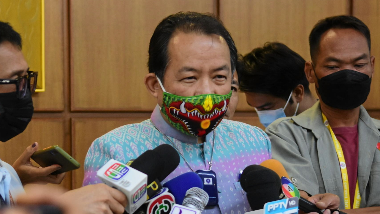 ป้ายหาเสียงยังเกลื่อน “ศรีสุวรรณ” จี้เอาผิดผู้สมัคร ส.ส.-พรรคการเมืองที่ไม่เก็บ