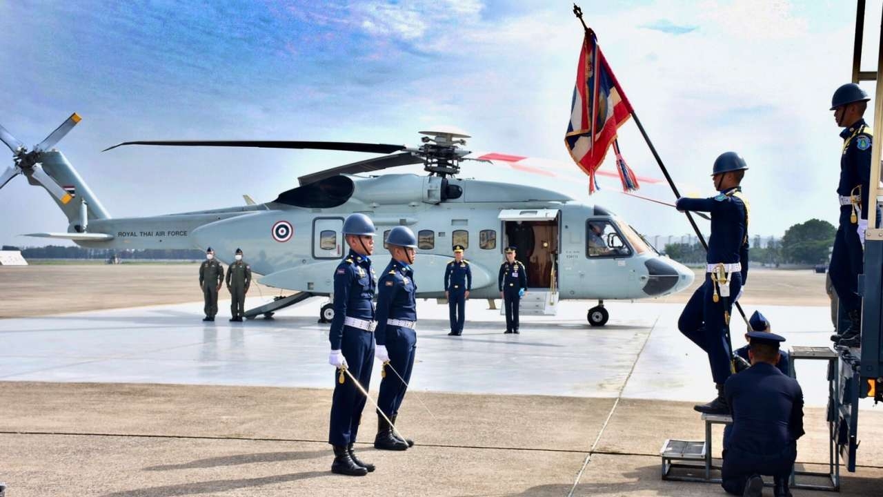 ผบ.ทอ. เชิญธงชัยเฉลิมพล และสวนสนาม จาก ร.ร.นายเรืออากาศ สู่มวกเหล็ก