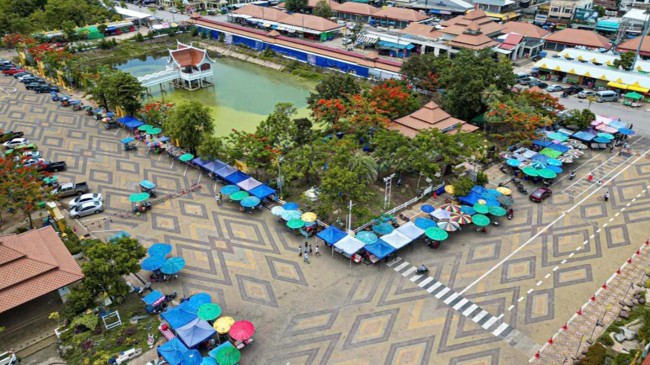 "วัดพระธาตุพนมฯ" ขีดเส้นตาย จัดระเบียบพ่อค้าแม่ค้า ขู่แหกกฎปิด 1 เดือน