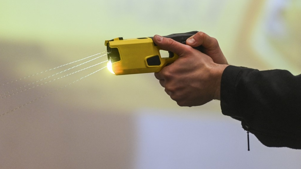 ตร.ออสซี่โหดจัด ใช้ปืนช็อตไฟฟ้ายิงใส่หญิงชราวัย 95 ปี อาการสาหัส