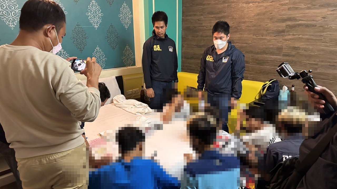 รวบพ่อเล้าวัย 17 ปี ชักชวนเพื่อค้ากามรับสวิงกิ้งรอบกรุง เคยมีประวัติค้ามนุษย์