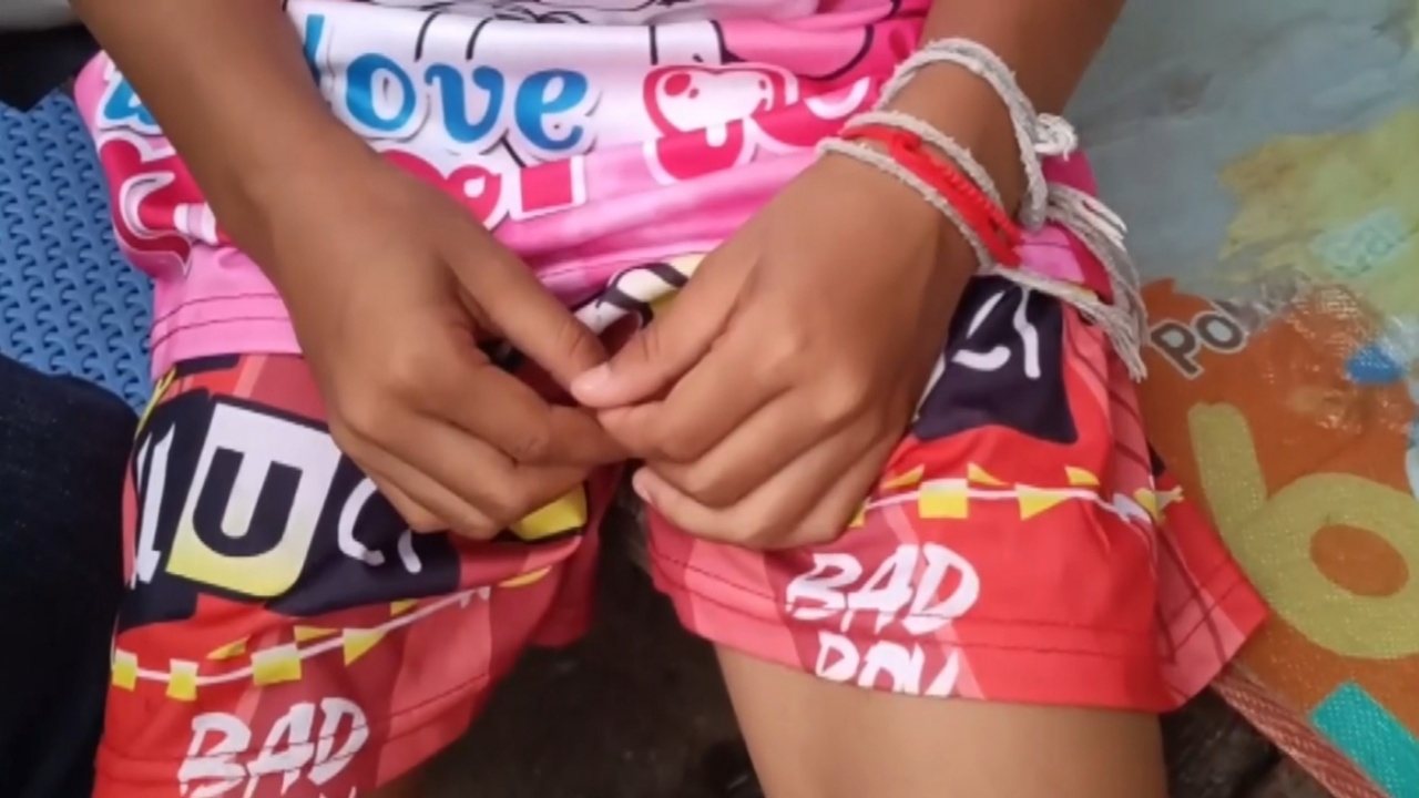 แม่ช้ำใจ อ้างครูโยนหนังสือใส่ลูกสาว จนหัวแตก แค่เพราะทำการบ้านผิด