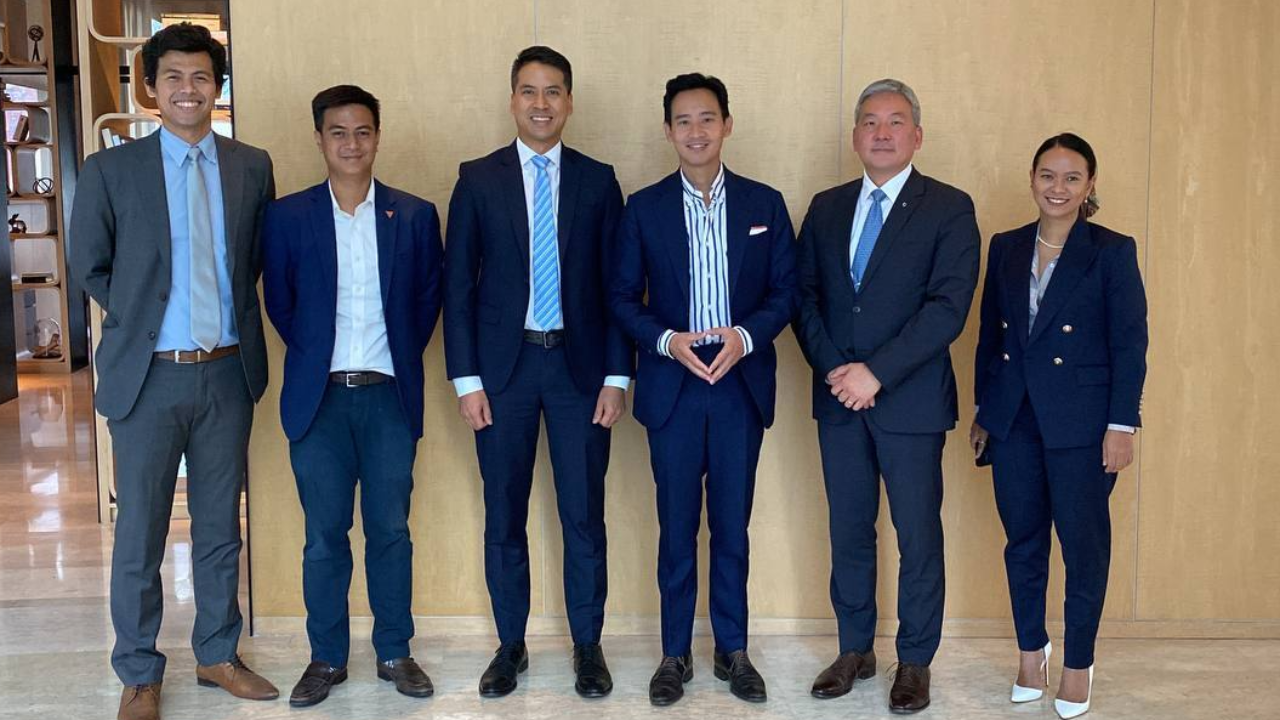 "พิธา" พบ World Economic Forum เสนอไทยเป็นเจ้าภาพจัดงาน